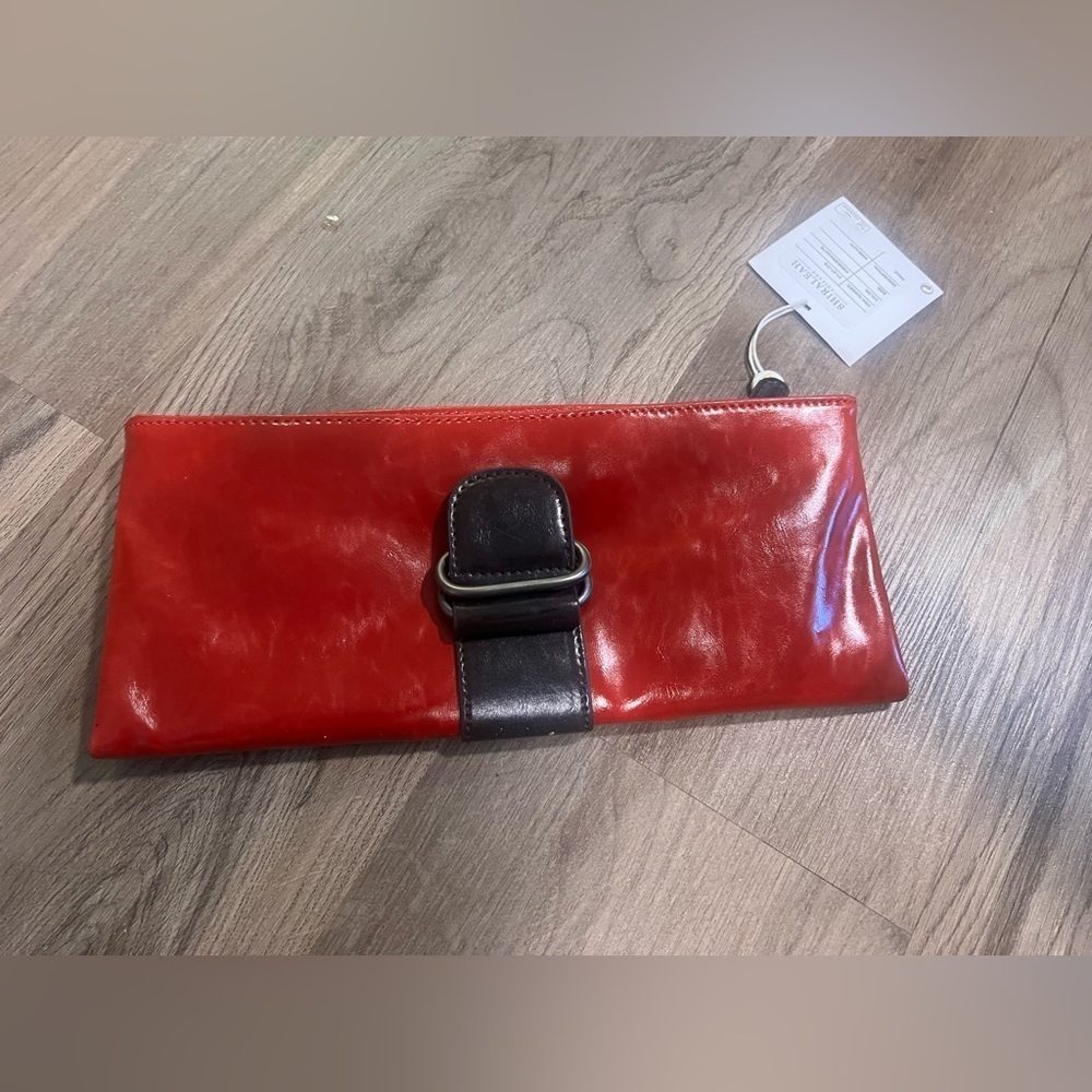 Shiraleah Chigago Vegan Leather Harper Clutch in Pomegranate